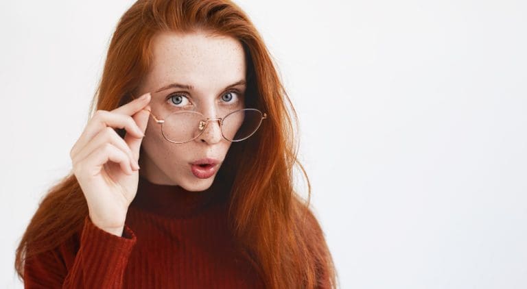 Jakie akcesoria są przydatne do przechowywania soczewek?